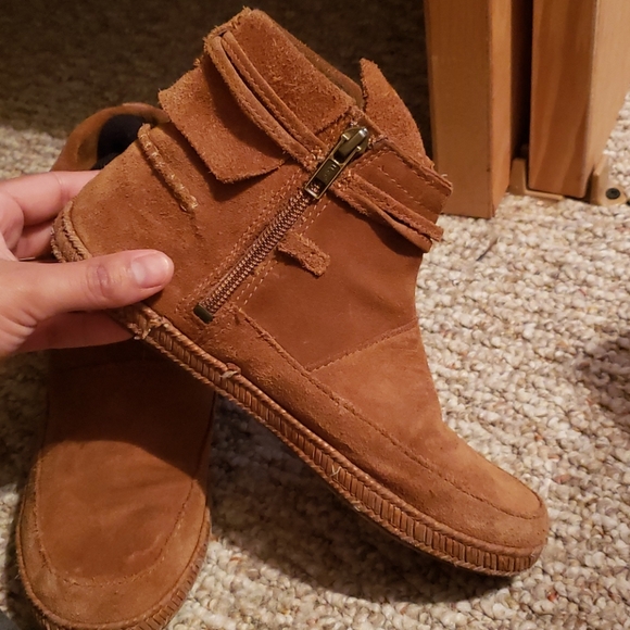 Boots - Picture 4 of 4